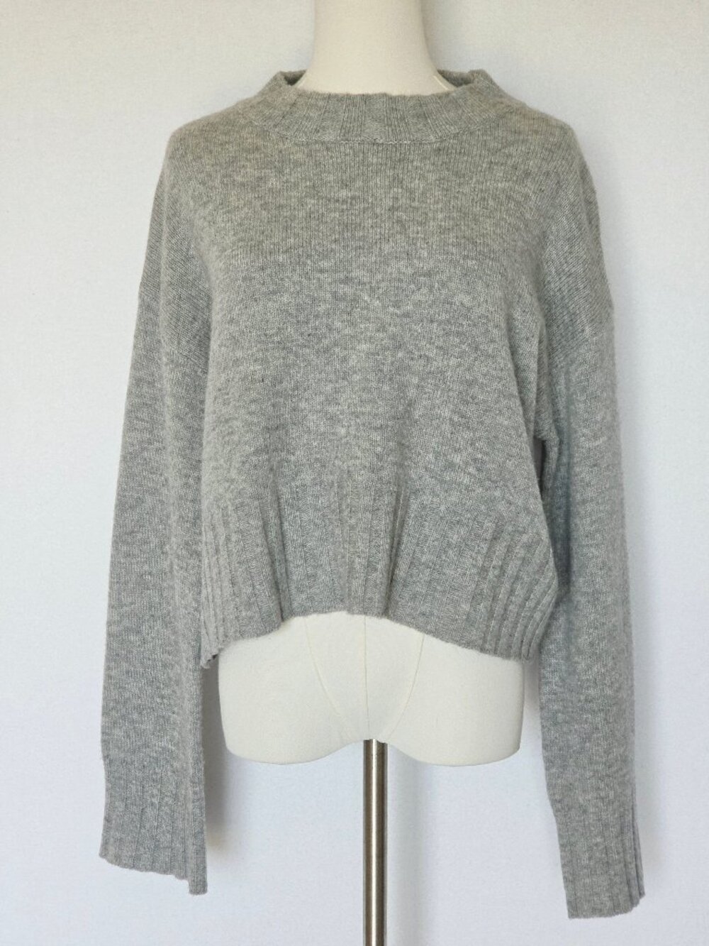 CAARA 100% Wool Mockneck Boxy Cropped Sweater Ribbed Cuff-Hem Grey